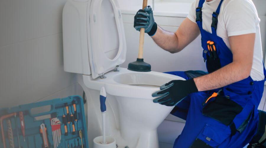 Expert burst pipe repair services in Tishomingo, MS